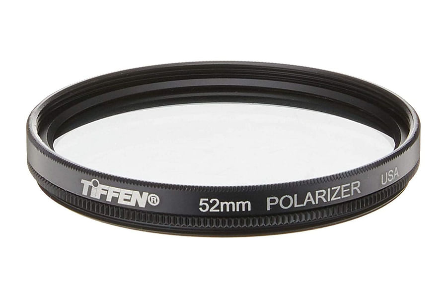 Polarizing filter for camera lens